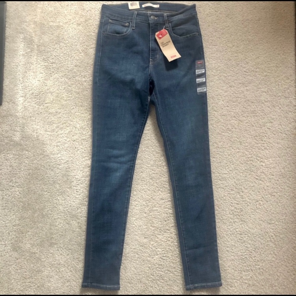 🔥SOLD🔥 NWT Levi’s 721 High-Rise Skinny Jeans